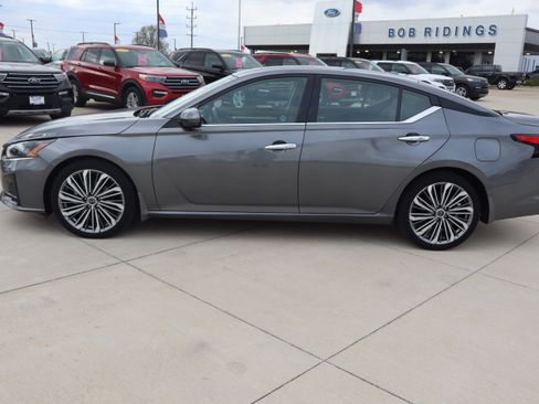 Used 2023 Nissan Altima 2.5 SL FWD image 9