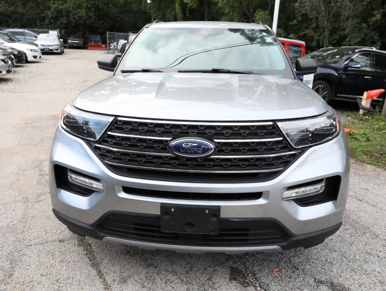 Used 2021 Ford Explorer XLT w/ Equipment Group 202A AWD/4WD image 3