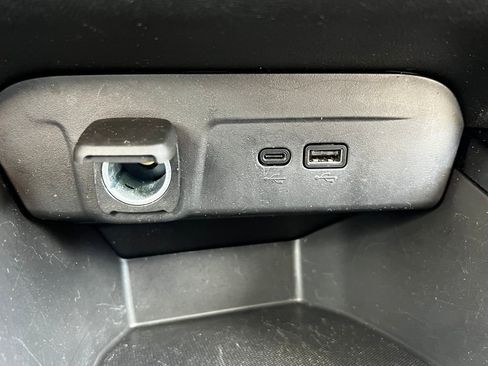 Used 2025 Chevrolet Trax LT image 27