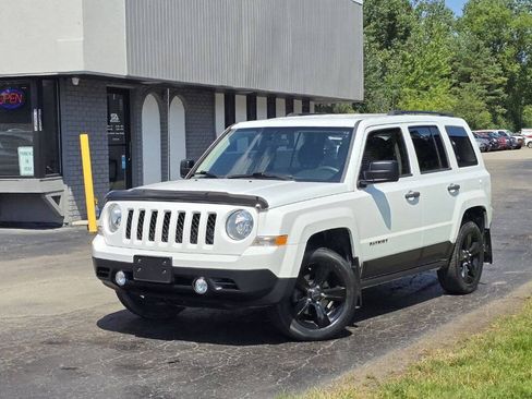 Used 2015 Jeep Patriot 4WD image 2