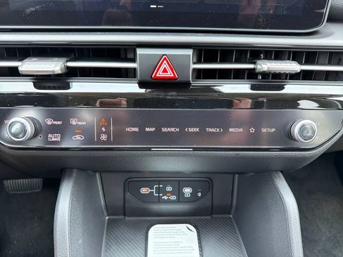 New 2026 Kia Sportage EX w/ EX Panorama Roof Package FWD image 14