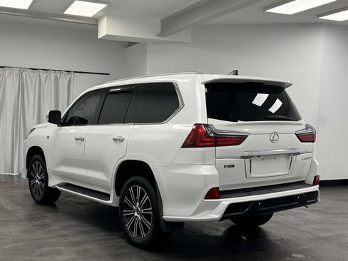 Used 2019 Lexus LX 570 4WD w/ Luxury Package image 10