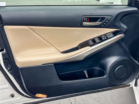 Used 2018 Lexus IS 300 image 20