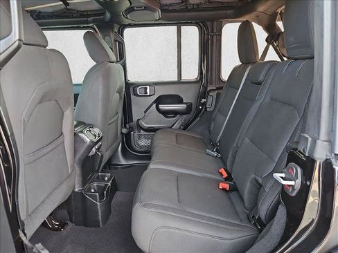 Used 2018 Jeep Wrangler Unlimited Sport S AWD/4WD image 17