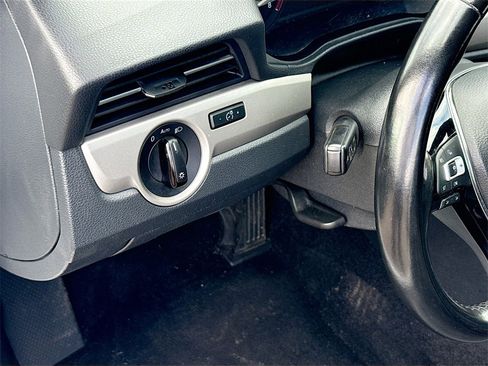 Used 2020 Volkswagen Passat 2.0T SE image 11