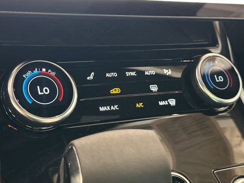 Used 2023 Land Rover Range Rover Sport SE image 23