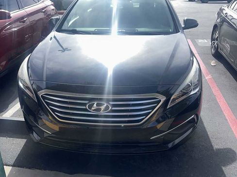 Used 2017 Hyundai Sonata SE image 1