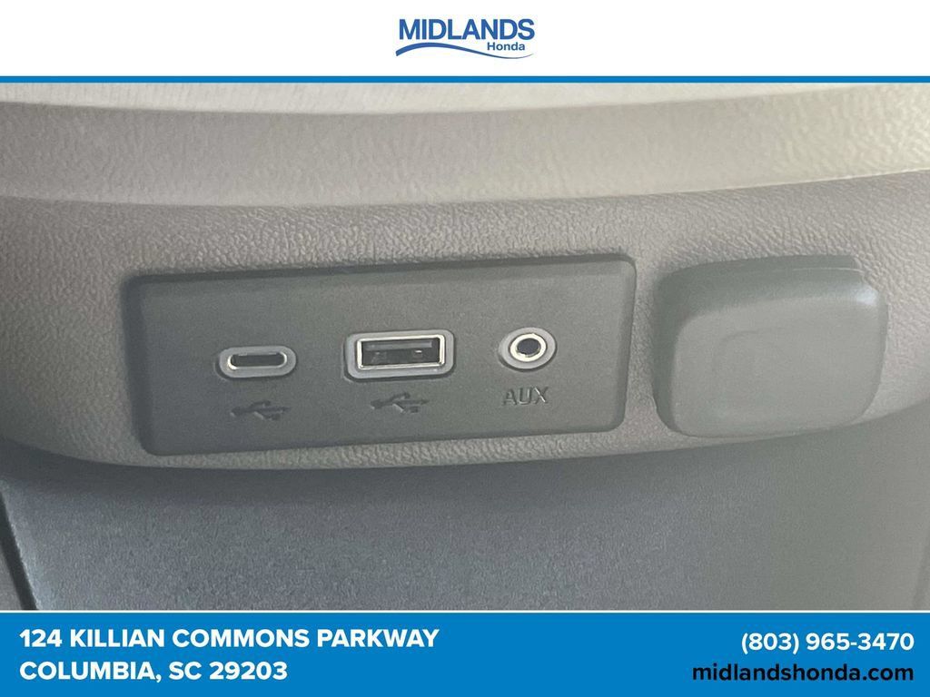 Used 2025 Chevrolet Malibu LT FWD image 28