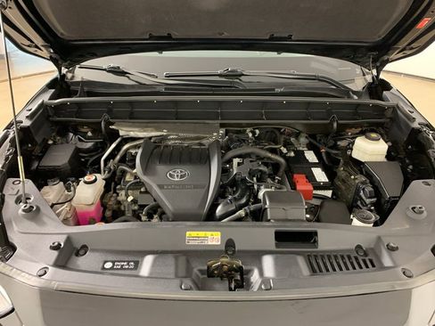 Used 2023 Toyota Highlander XLE AWD/4WD image 46