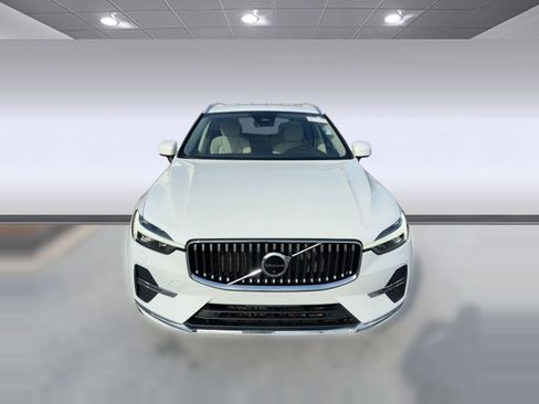 Certified 2023 Volvo XC60 B5 Plus w/ Climate Package image 6