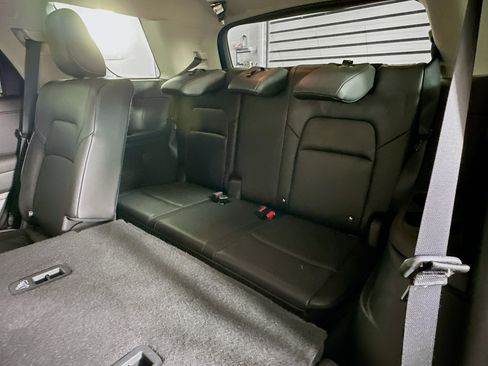 Used 2025 Nissan Pathfinder SL AWD/4WD image 29
