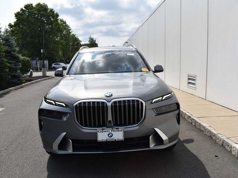 Used 2024 BMW X7 xDrive40i AWD/4WD image 2