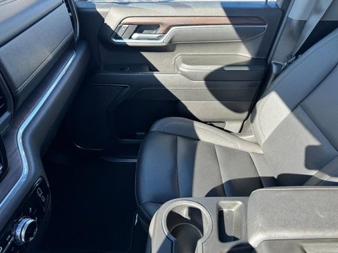 Used 2025 GMC Sierra 1500 SLT image 13
