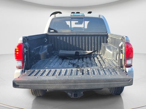 Used 2019 Toyota Tacoma TRD Sport RWD image 9
