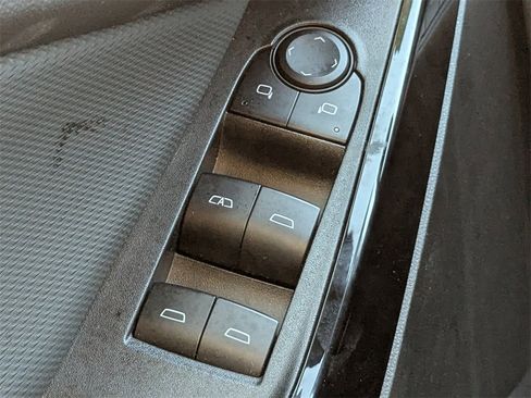 Certified 2025 Chevrolet Equinox LT image 25