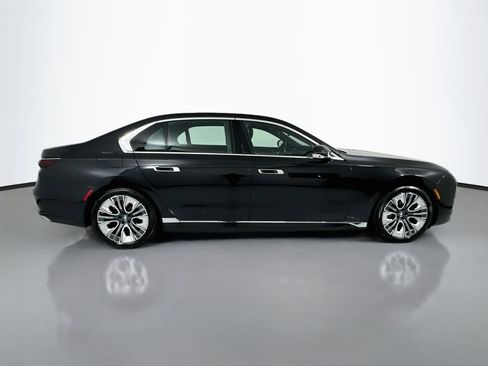 Used 2023 BMW i7 xDrive60 AWD/4WD image 8