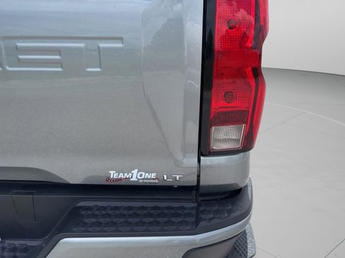 Used 2024 Chevrolet Colorado LT w/ LT Convenience Package RWD image 37