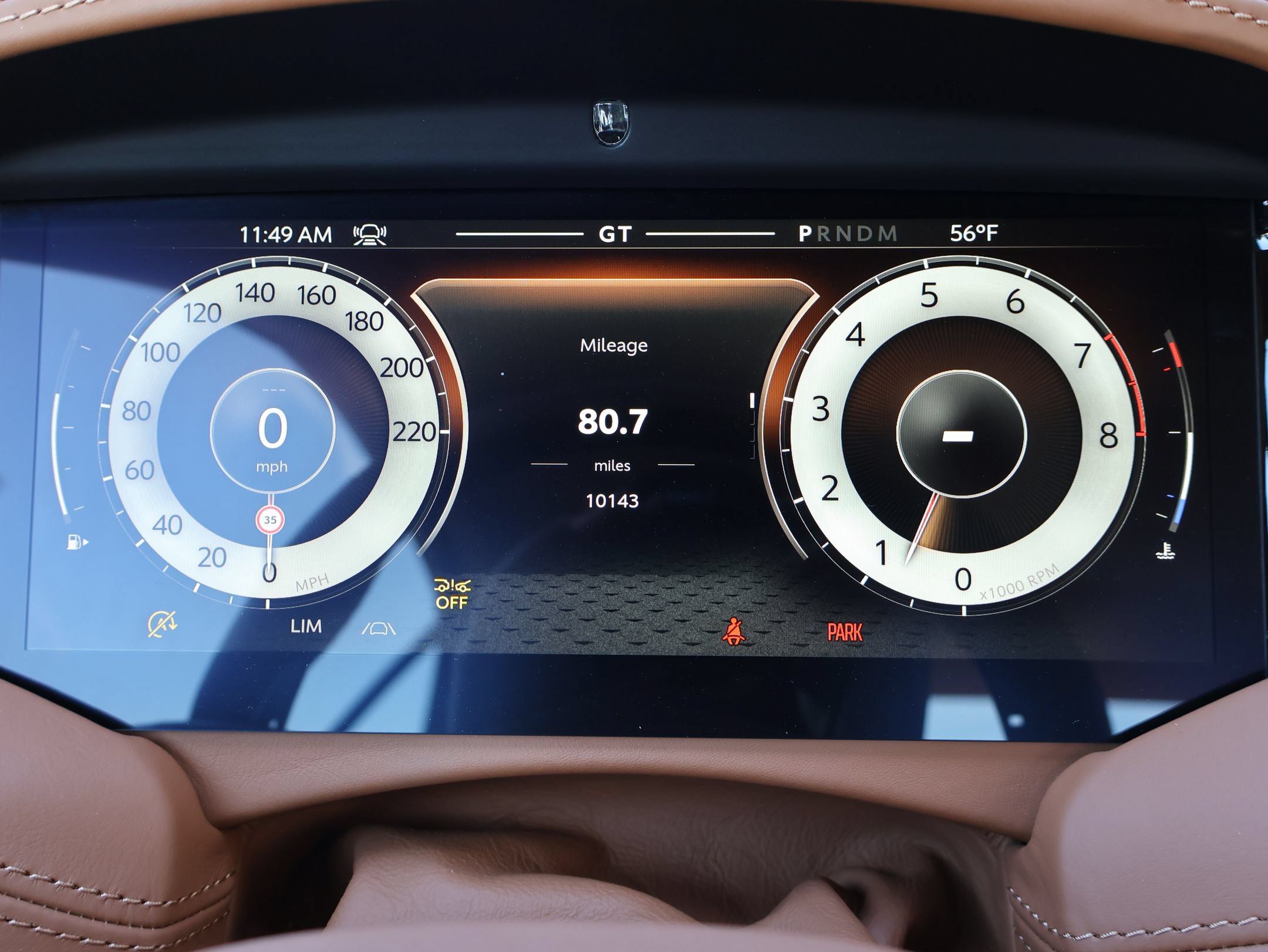 Used 2024 Aston Martin DB12 Convertible RWD image 17