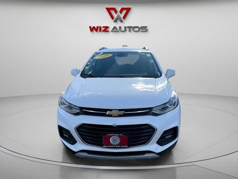Used 2020 Chevrolet Trax LT image 2