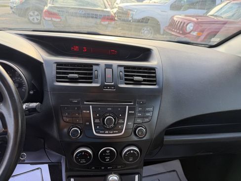 Used 2012 MAZDA MAZDA5 Grand Touring FWD image 30