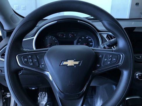 Used 2024 Chevrolet Malibu LT image 25