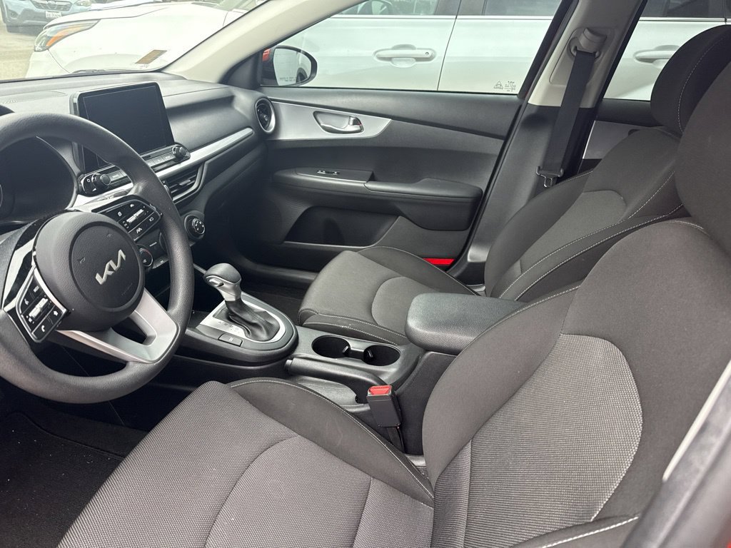 Used 2023 Kia Forte LXS FWD image 3