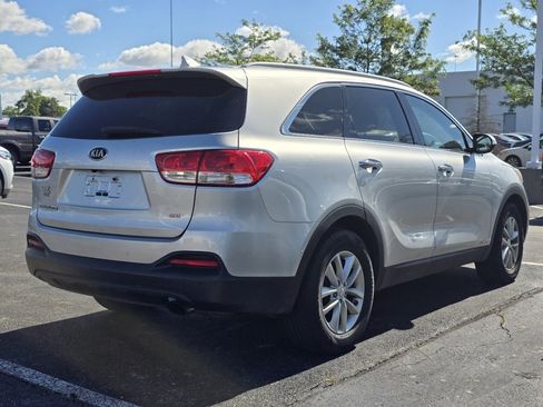 Used 2018 Kia Sorento AWD image 7