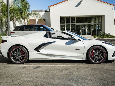 Used 2023 Chevrolet Corvette Stingray Premium Conv w/ Z51 Performance Package RWD image 15