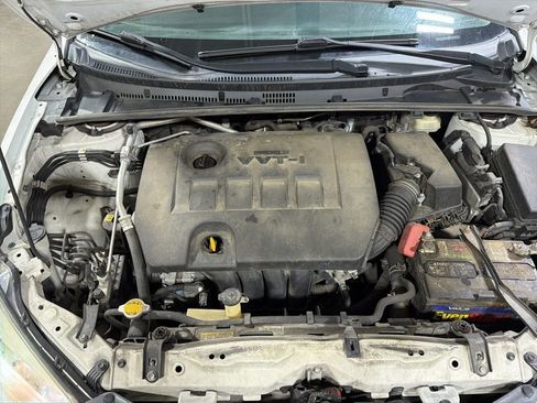 Used 2015 Toyota Corolla LE image 11