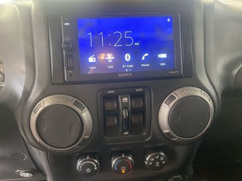 Used 2014 Jeep Wrangler Unlimited Sport AWD/4WD image 18