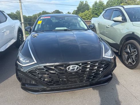 Used 2021 Hyundai Sonata SEL w/ Preferred Accessory Package FWD image 4