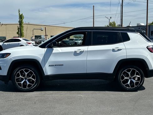 Used 2025 Jeep Compass Limited AWD/4WD image 7