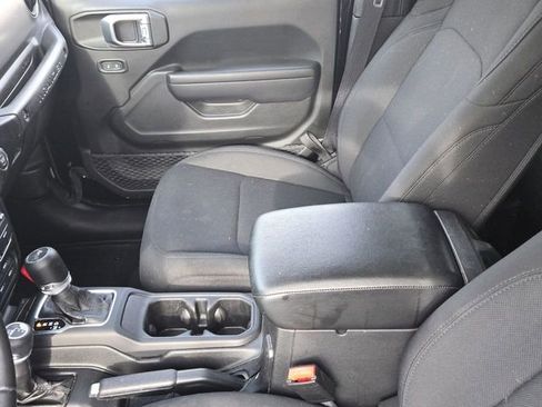 Used 2022 Jeep Wrangler Unlimited Sport w/ Sun And Sound Package AWD/4WD image 21