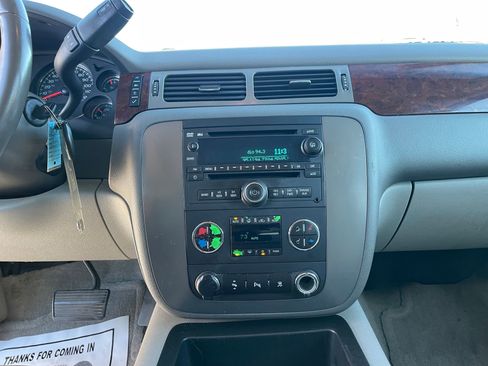 Used 2011 GMC Yukon XL SLT image 17