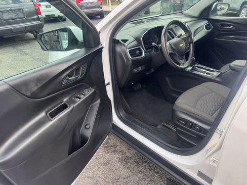 Used 2018 Chevrolet Equinox LT image 9