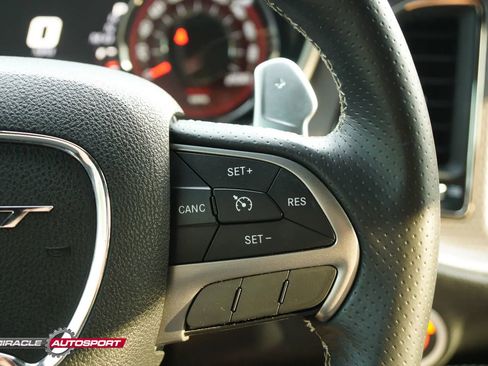 Used 2015 Dodge Challenger SRT Hellcat image 36