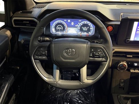 Certified 2025 Toyota Tacoma TRD Off-Road image 13