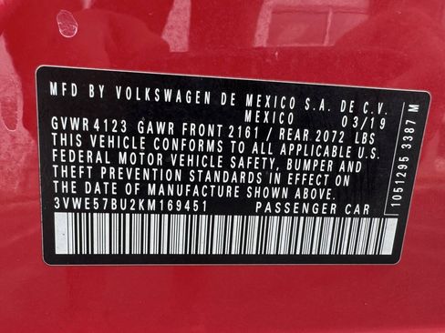 Used 2019 Volkswagen Jetta SEL w/ Cold Weather Package FWD image 17