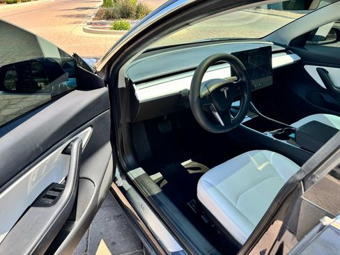 Used 2019 Tesla Model 3 Standard Range Plus RWD image 7