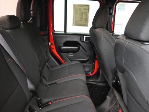 Used 2023 Jeep Gladiator Rubicon AWD/4WD image 17