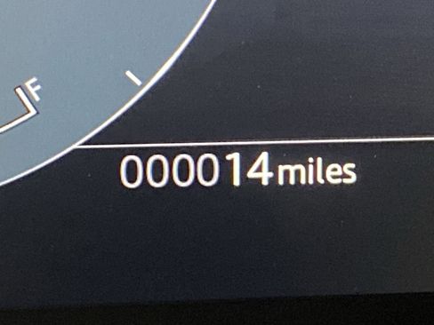 Used 2026 Land Rover Range Rover Velar Dynamic SE image 17