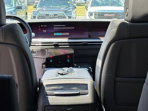 Used 2026 Cadillac Escalade Luxury AWD/4WD image 46