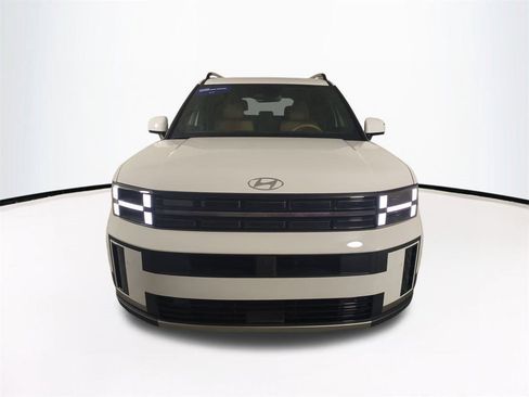 Used 2025 Hyundai Santa Fe Limited image 3