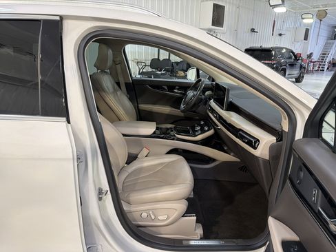 Used 2022 Lincoln Nautilus Reserve w/ Equipment Group 201A image 14