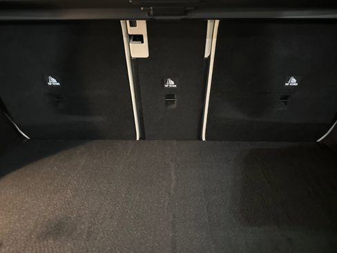 Used 2026 Mercedes-Benz GLC 300 4MATIC image 21