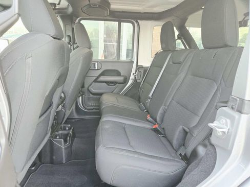 Used 2021 Jeep Wrangler Unlimited Sahara w/ Cold Weather Group image 12