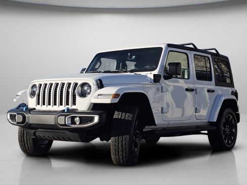 Used 2023 Jeep Wrangler Sahara w/ Cold Weather Group image 22