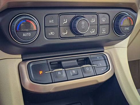 Certified 2023 GMC Acadia Denali w/ Denali Ultimate Package image 29