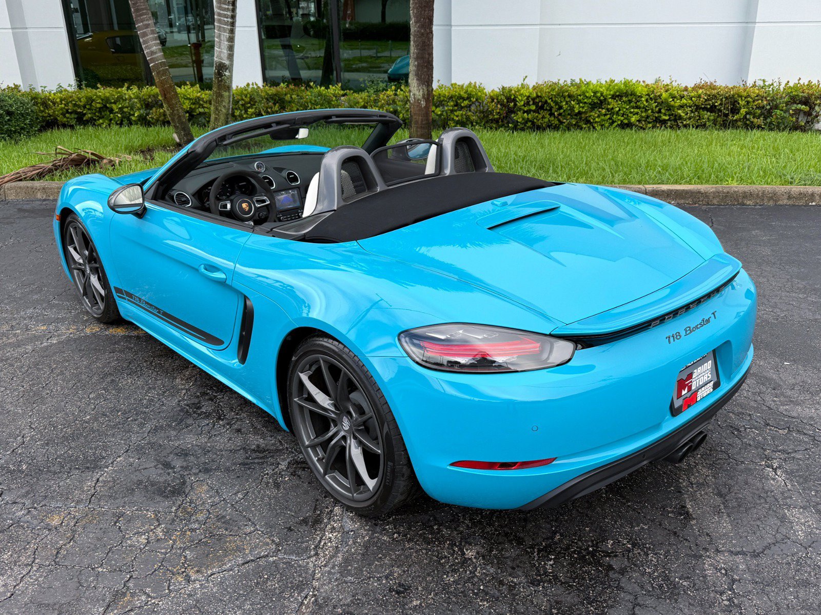 Used 2021 Porsche 718 Boxster RWD image 13