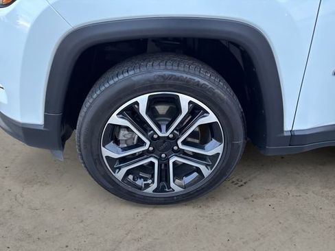 Used 2023 Jeep Compass Limited image 14